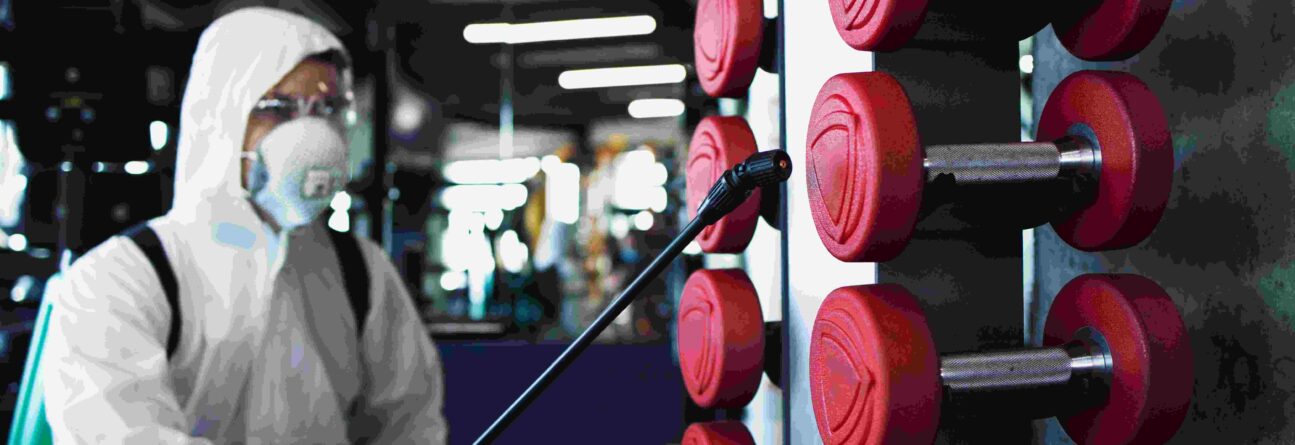 como limpiar suelo de goma gimnasio